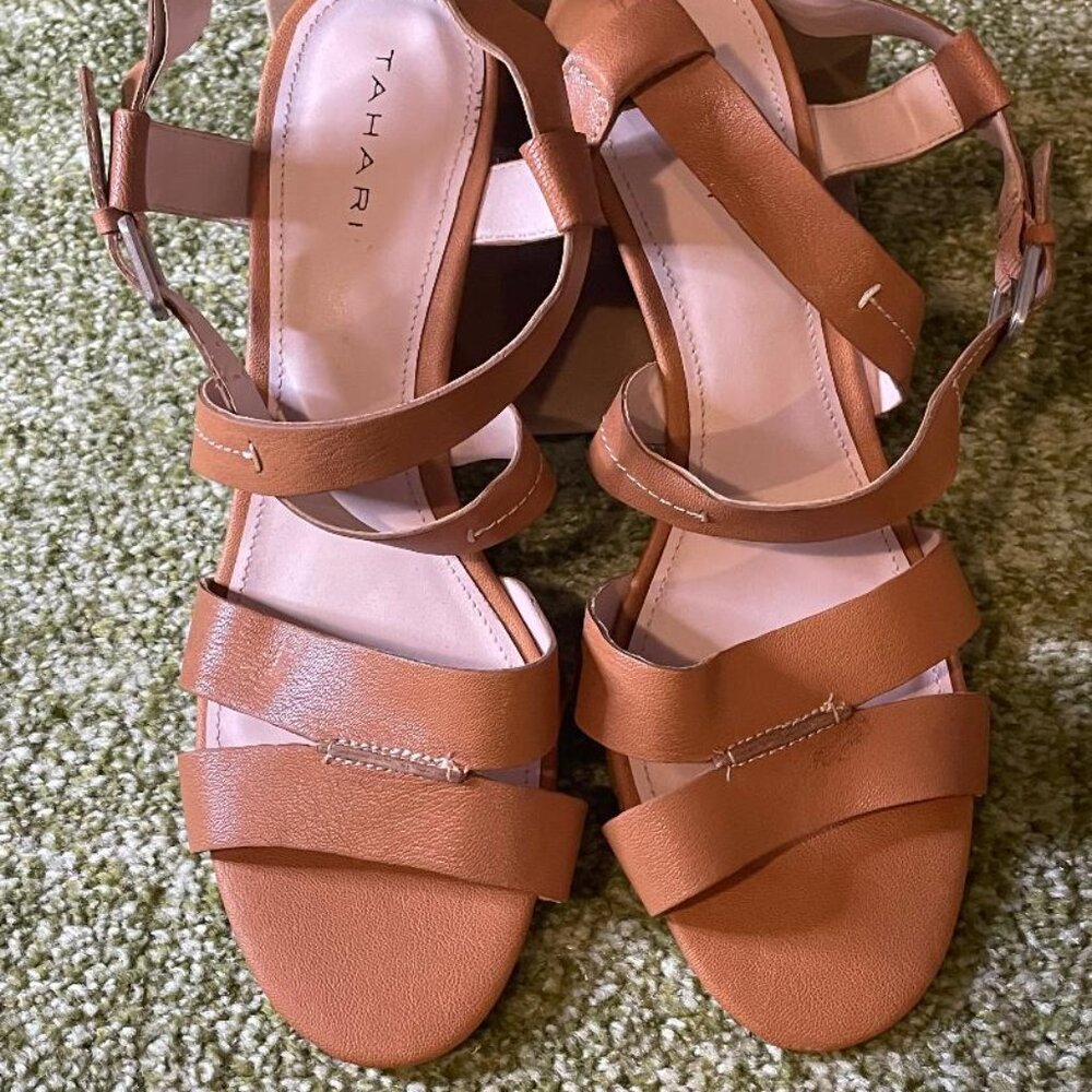 Tahari women’s tan leather sandals . size 10